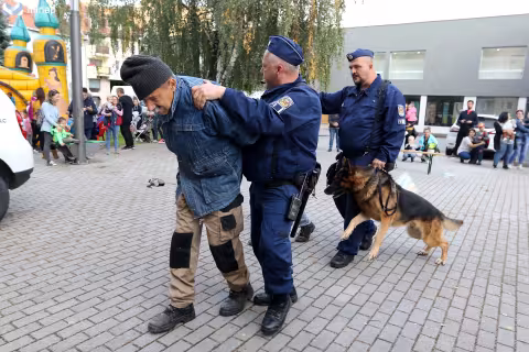 KÖZBIZTONSÁGI CSALÁDI NAP A VÖRÖSMARTY LAKÓTELEPEN