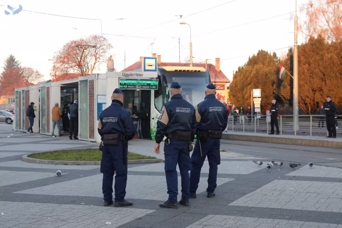 Akcióban a rendészek az Újgyőri főtéren